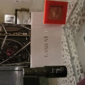 Makeup bundle